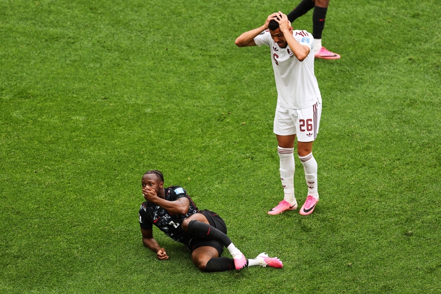 Gallery - 	World Cup 2026: Canada thắng 6-0 khi Qatar nhận 2 thẻ đỏ - image 9